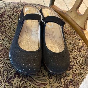 J41 Brown Clogs